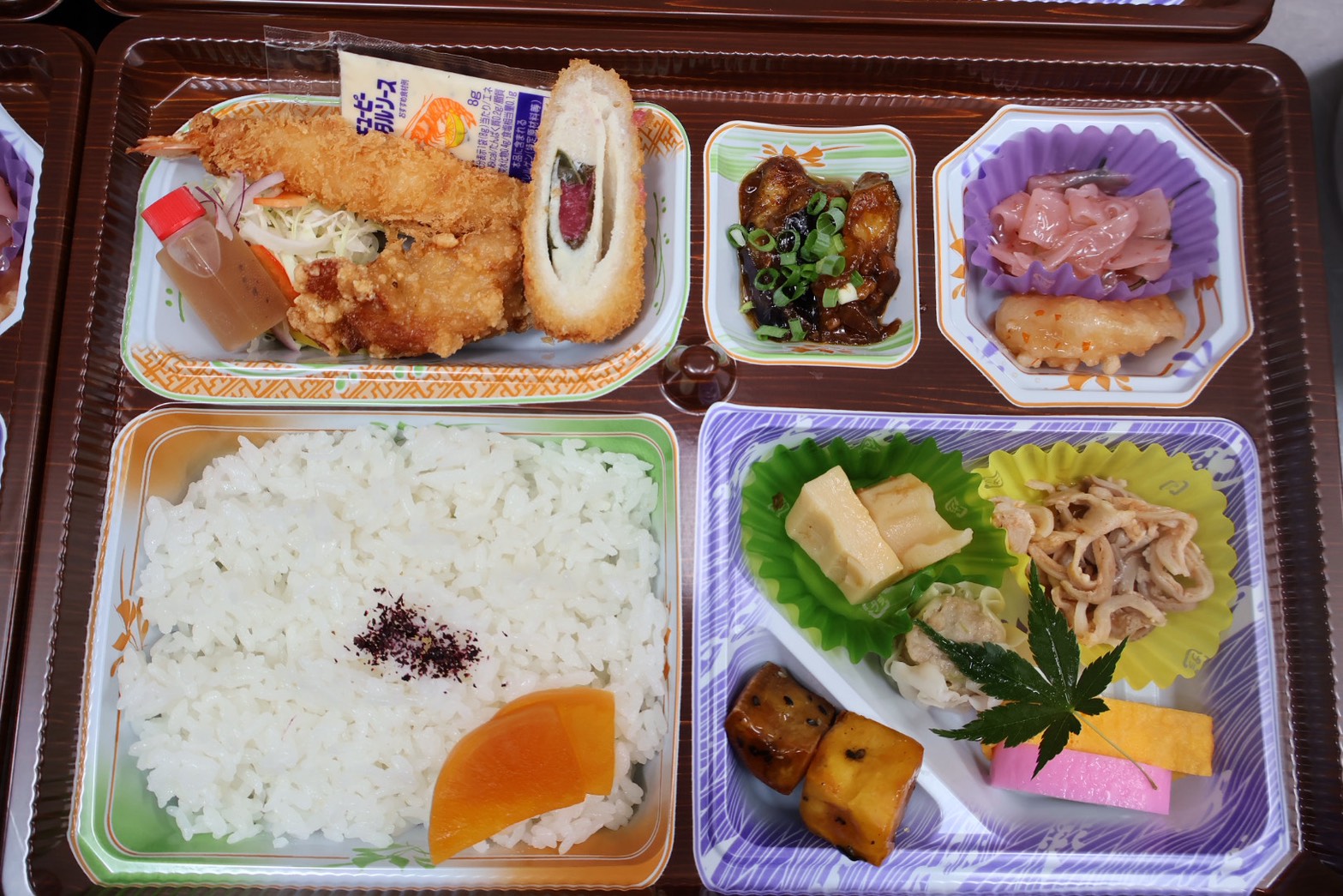 お弁当1,000円 エビフライ・唐揚げなど